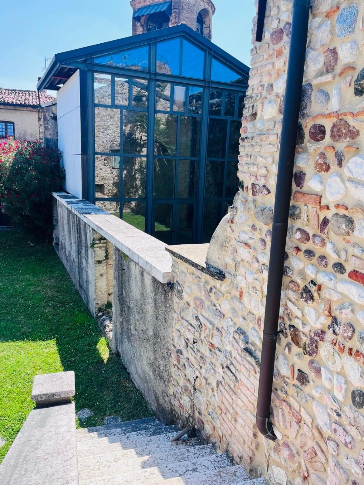 Tam'S Tower Apartment Pozzolengo Bagian luar foto